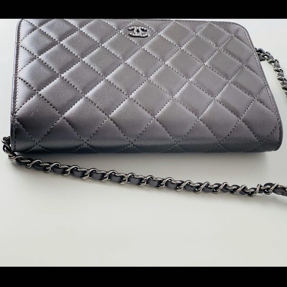 Rare Chanel Silver Lambskin Quilted Pearl Wallet On Chain WOC Crossbody - Picture 8 of 11